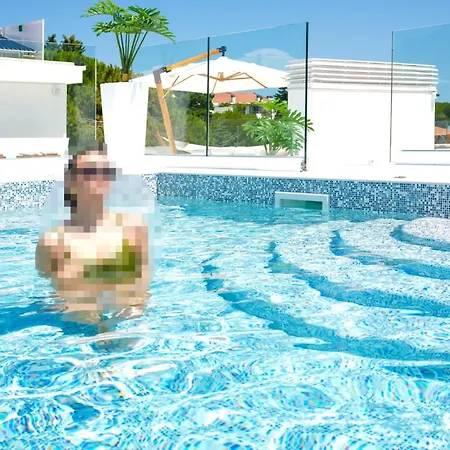 Awesome In Piento With Swimming Pool Hébergement de vacances Pineto